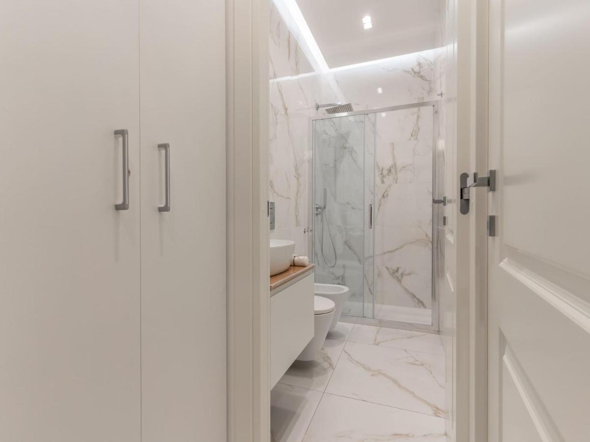 The Rent - Gorgeous One-bedroom In Ticinese * Milan